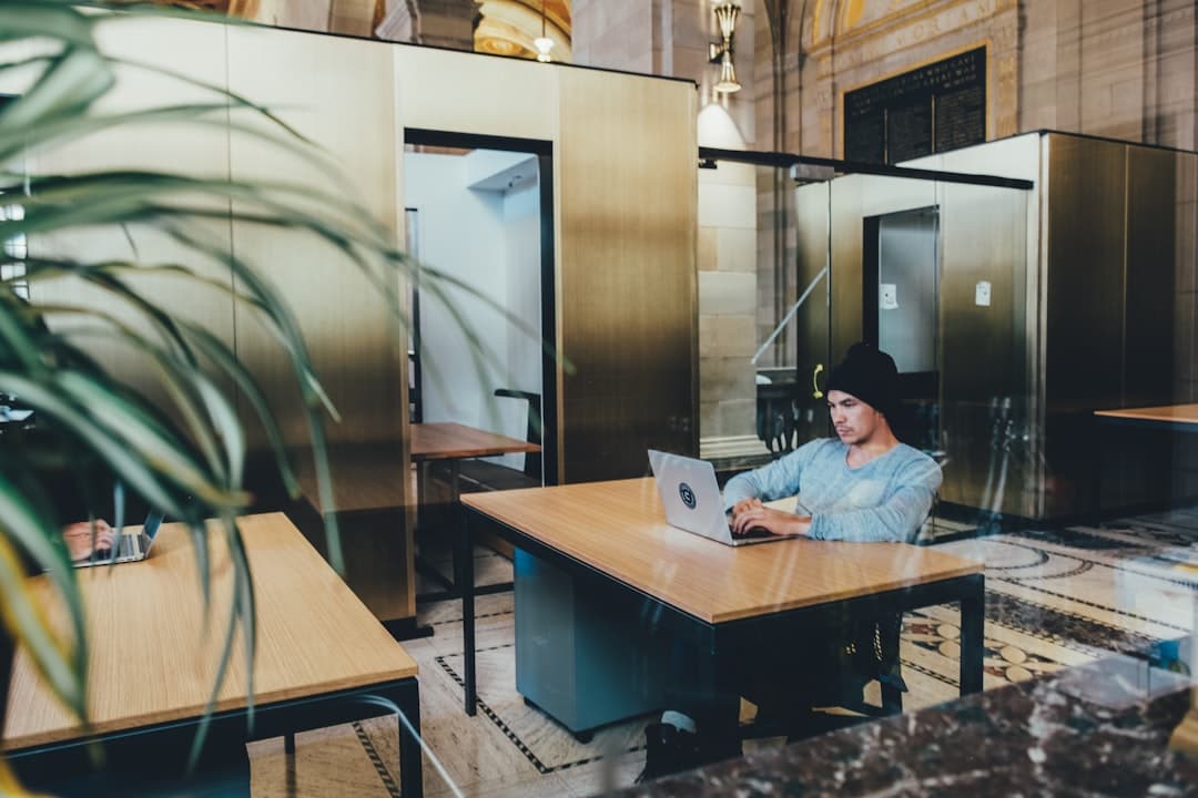 How Stock Alert Services Handle Federal Holidays and Half-Trading Days