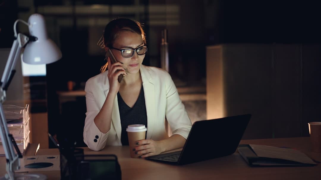 Building a Weekend Review Routine for Investors Who Trade Around a Full-Time Job